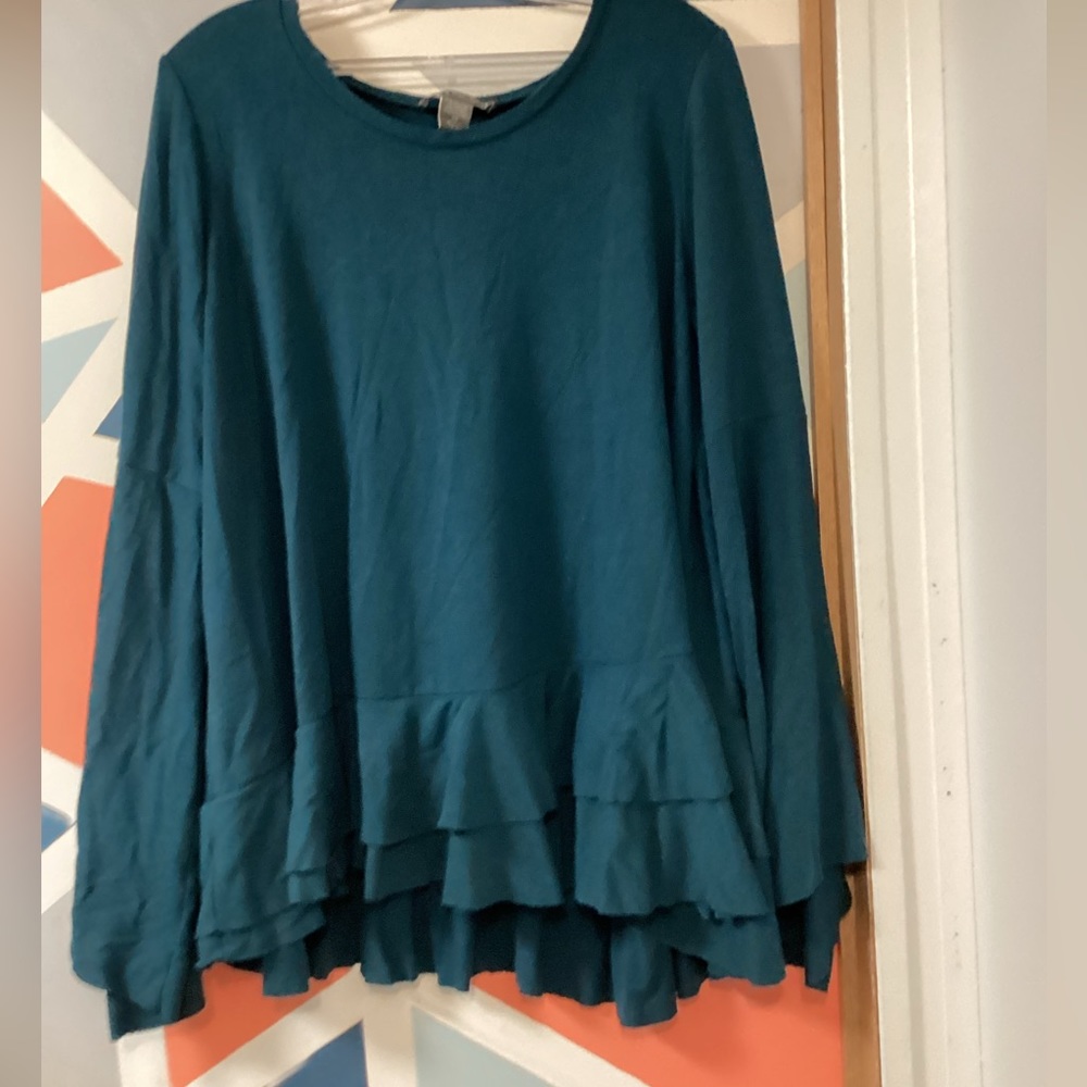 Women’s green long sleeve